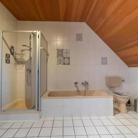 Traumhaus Naehe Mainz I 12 Betten I 4 Schlafzimmer I Terrasse I 200m2 I Garten 度假居