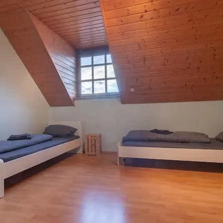 Traumhaus Naehe Mainz I 12 Betten I 4 Schlafzimmer I Terrasse I 200m2 I Garten Dom wakacyjny