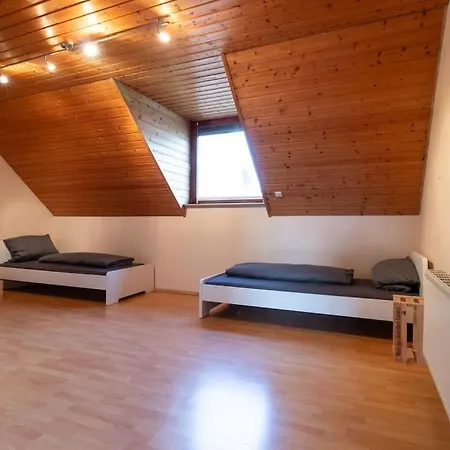Traumhaus Naehe Mainz I 12 Betten I 4 Schlafzimmer I Terrasse I 200m2 I Garten 度假居