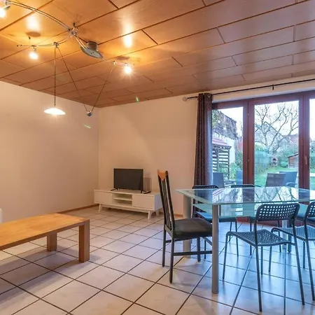 Traumhaus Naehe Mainz I 12 Betten I 4 Schlafzimmer I Terrasse I 200m2 I Garten * Weinolsheim