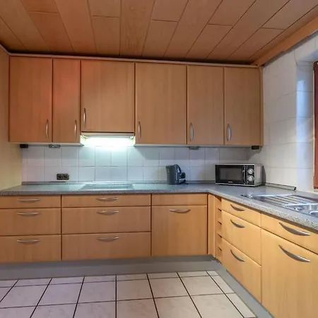 Traumhaus Naehe Mainz I 12 Betten I 4 Schlafzimmer I Terrasse I 200m2 I Garten