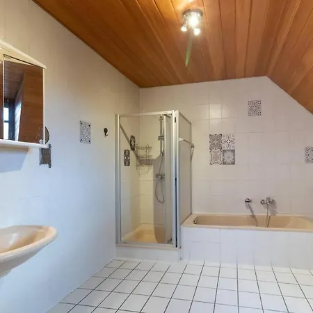Traumhaus Naehe Mainz I 12 Betten I 4 Schlafzimmer I Terrasse I 200m2 I Garten Weinolsheim