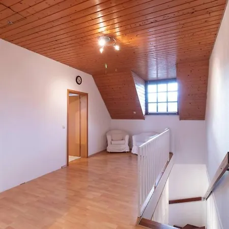 度假居 Traumhaus Naehe Mainz I 12 Betten I 4 Schlafzimmer I Terrasse I 200m2 I Garten