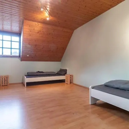 Traumhaus Naehe Mainz I 12 Betten I 4 Schlafzimmer I Terrasse I 200m2 I Garten Weinolsheim