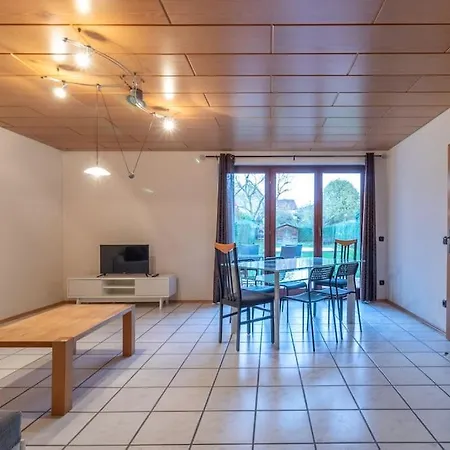 Traumhaus Naehe Mainz I 12 Betten I 4 Schlafzimmer I Terrasse I 200m2 I Garten