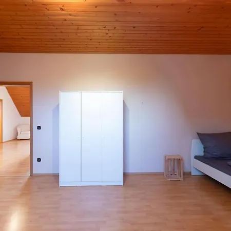 Traumhaus Naehe Mainz I 12 Betten I 4 Schlafzimmer I Terrasse I 200m2 I Garten