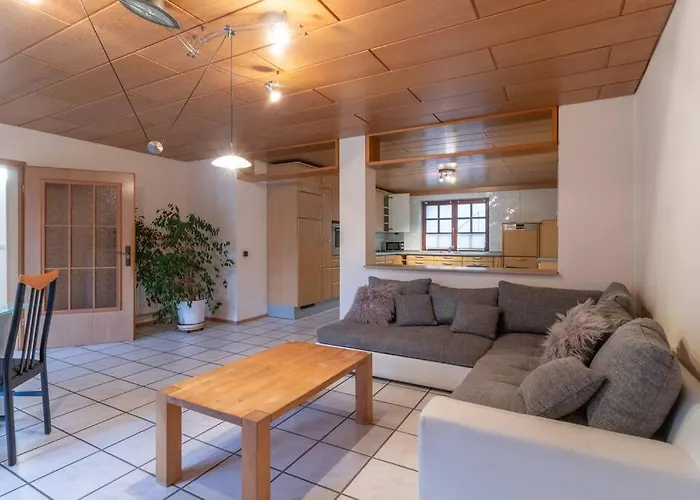 Traumhaus Naehe Mainz I 12 Betten I 4 Schlafzimmer I Terrasse I 200m2 I Garten