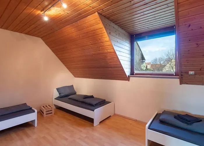 Traumhaus Naehe Mainz I 12 Betten I 4 Schlafzimmer I Terrasse I 200m2 I Garten Dom wakacyjny Weinolsheim