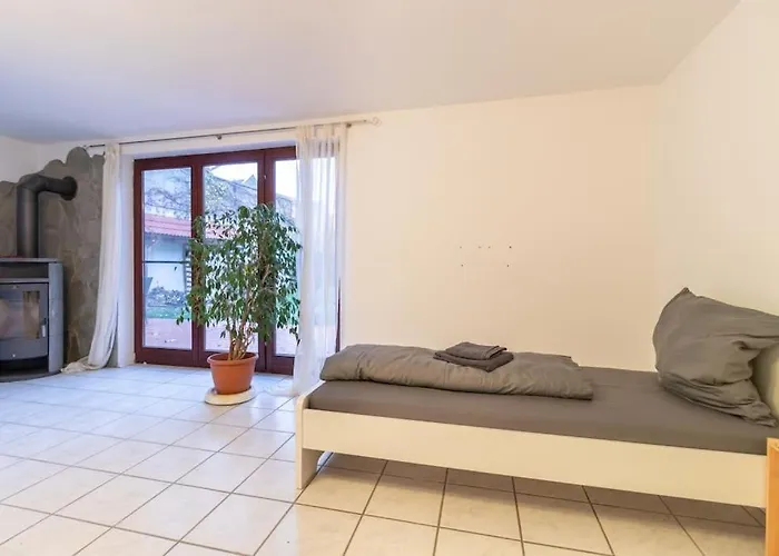 Traumhaus Naehe Mainz I 12 Betten I 4 Schlafzimmer I Terrasse I 200m2 I Garten Weinolsheim