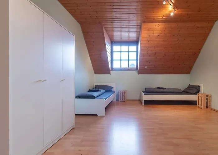 Traumhaus Naehe Mainz I 12 Betten I 4 Schlafzimmer I Terrasse I 200m2 I Garten