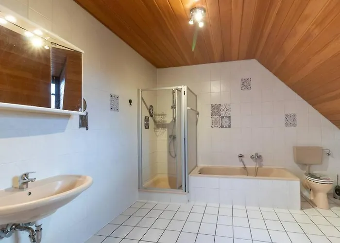 Traumhaus Naehe Mainz I 12 Betten I 4 Schlafzimmer I Terrasse I 200m2 I Garten Weinolsheim