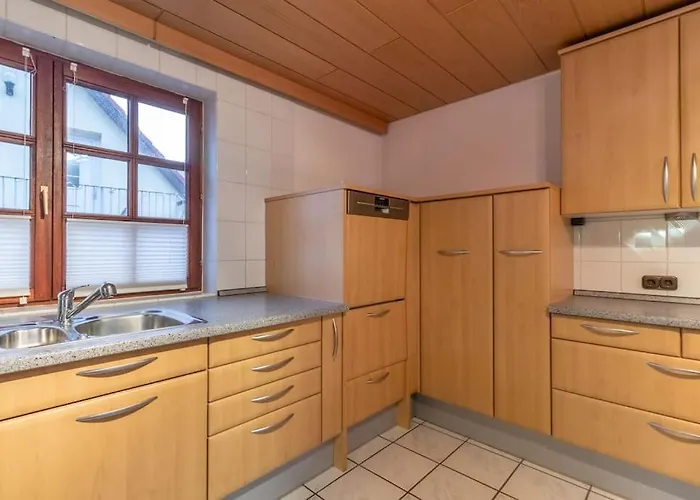 Traumhaus Naehe Mainz I 12 Betten I 4 Schlafzimmer I Terrasse I 200m2 I Garten