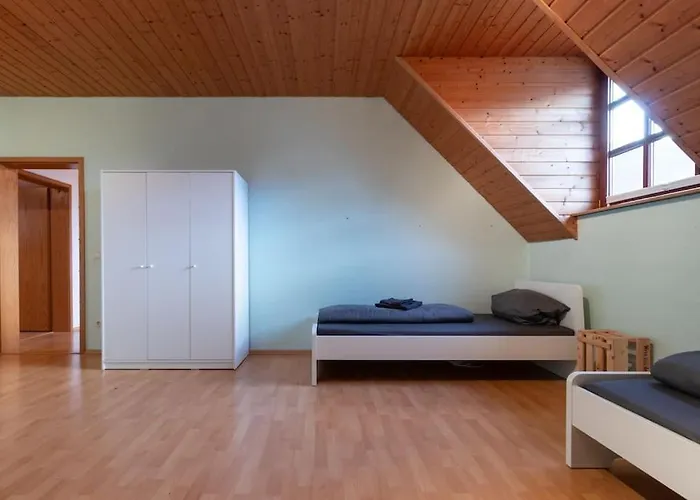 Traumhaus Naehe Mainz I 12 Betten I 4 Schlafzimmer I Terrasse I 200m2 I Garten Weinolsheim